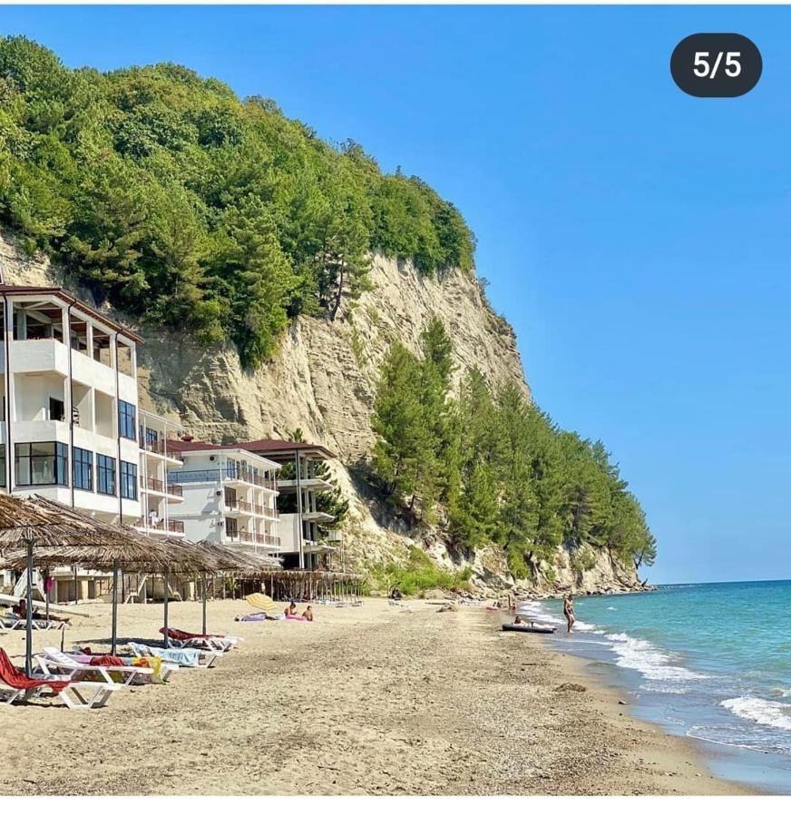 Zolotaya Buhta 10 Hotel Пицунда Екстериор снимка